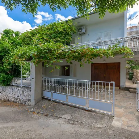 公寓 Nona Elza 特罗吉尔