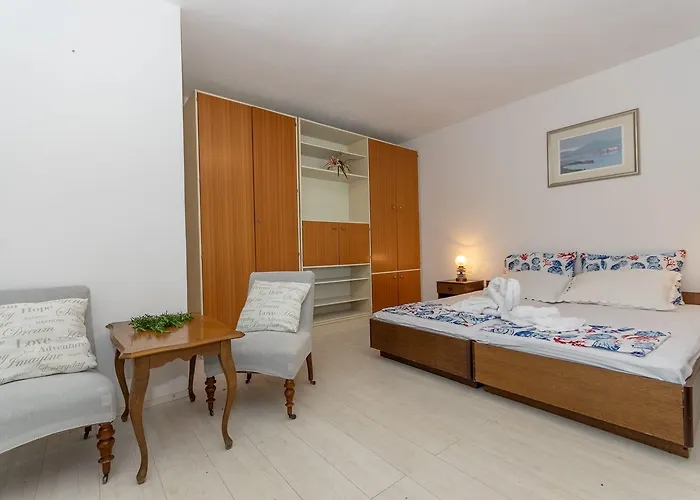 Nona Elza * Трогір