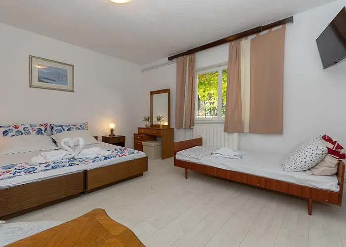 Апартаменти Nona Elza Трогір